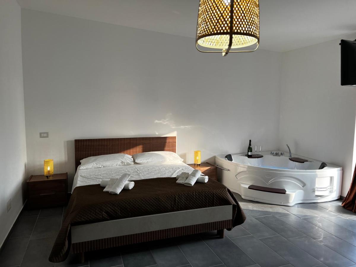 Habitat Luxury Suites Беллона Экстерьер фото