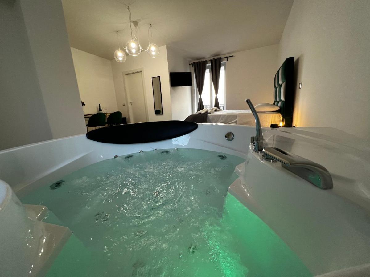 Habitat Luxury Suites Беллона Экстерьер фото